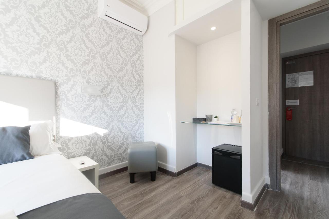 White Caesar Guesthouse โรม ภายนอก รูปภาพ