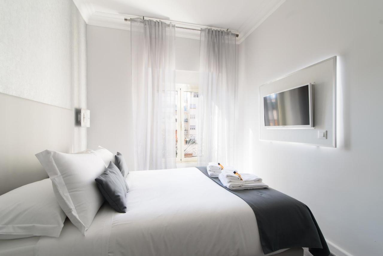 White Caesar Guesthouse โรม ภายนอก รูปภาพ