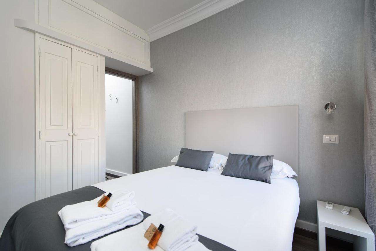 White Caesar Guesthouse โรม ภายนอก รูปภาพ