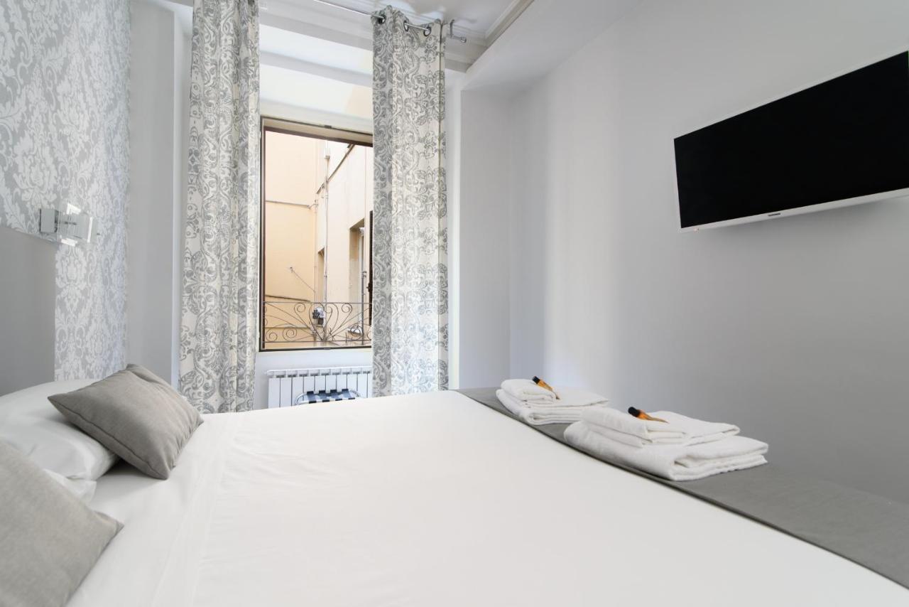 White Caesar Guesthouse โรม ภายนอก รูปภาพ