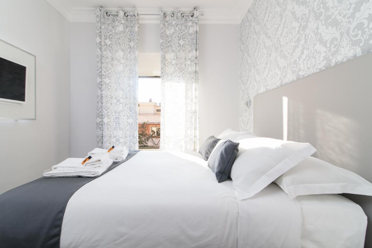White Caesar Guesthouse โรม ภายนอก รูปภาพ